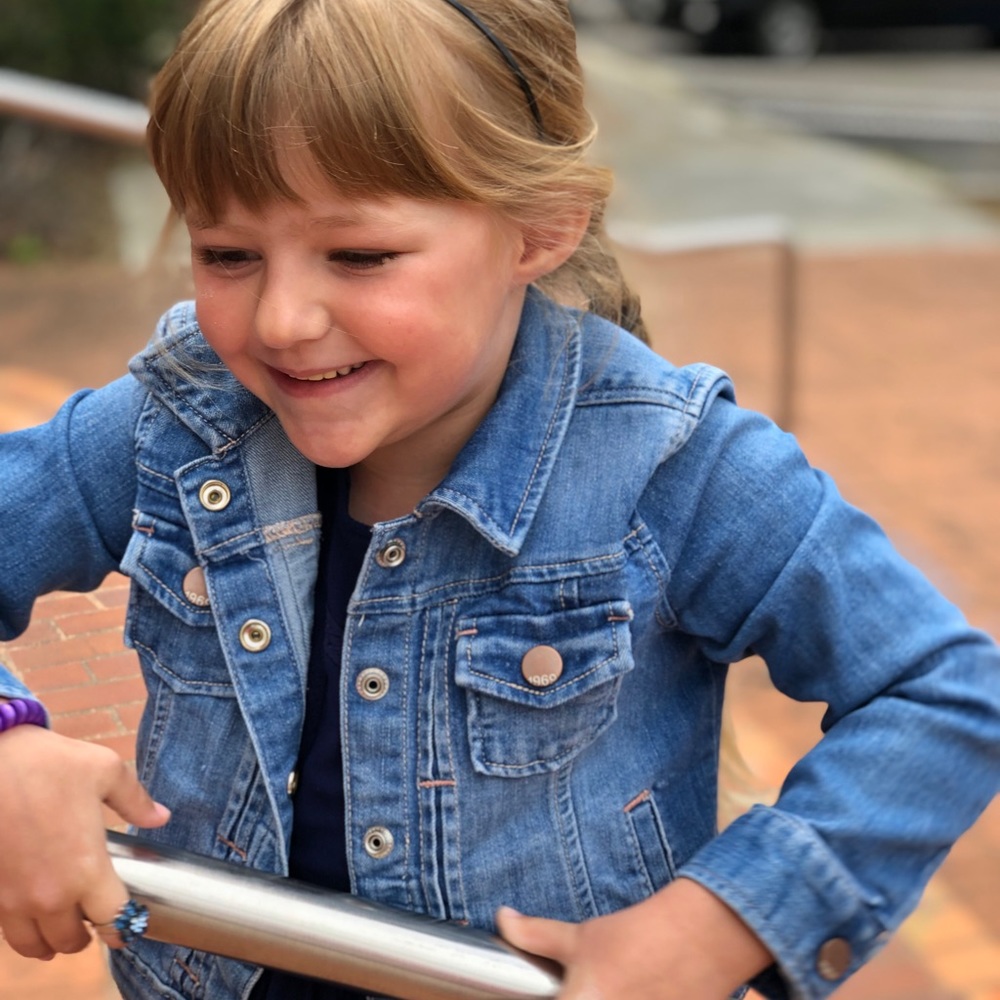 Meet your Posher, Laura